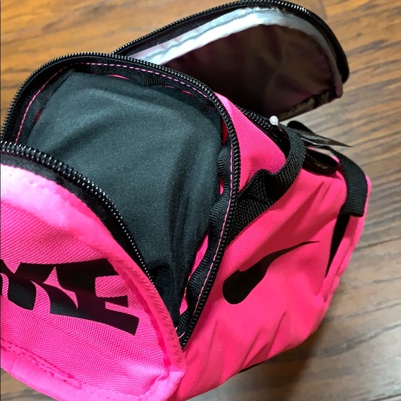 Nike Brasilia Fuel Pack - Picture 16 of 16